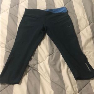 Nike drifit Capri leggings